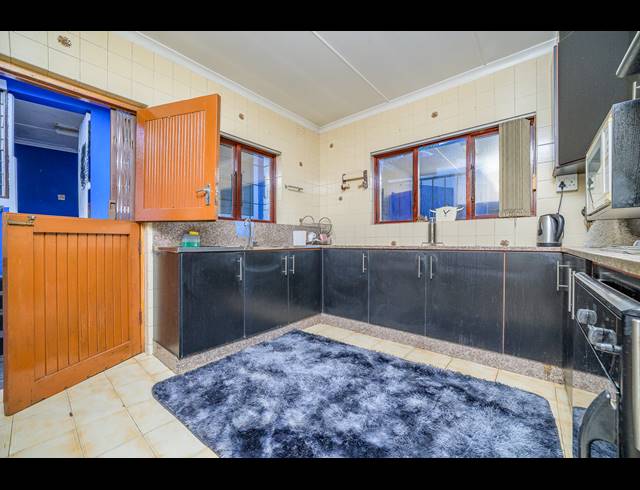 5 BEDROOM HOUSE FOR SALE IN RESERVOIR HILLS